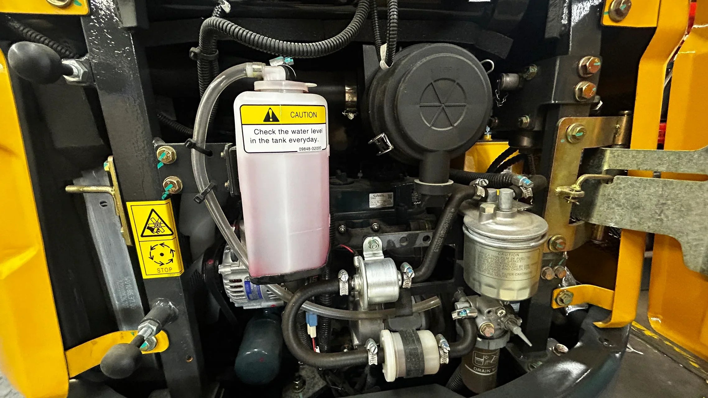 AGT-SE17SR 1.8 TON, KUBOTA Diesel Engine Mini Excavator