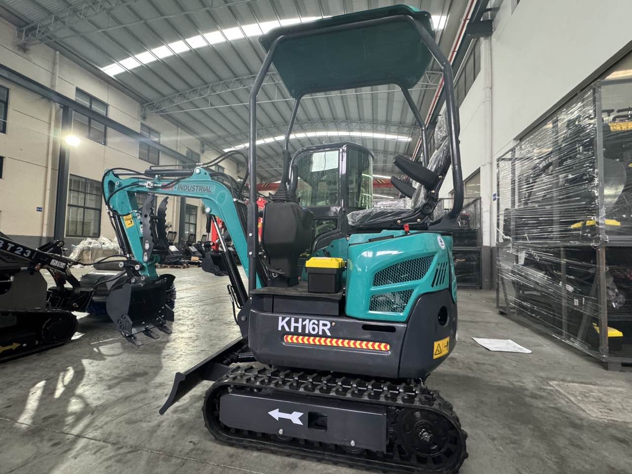 AGT-KH16R. 1 Ton Excavator, With Hydraulic Thumb