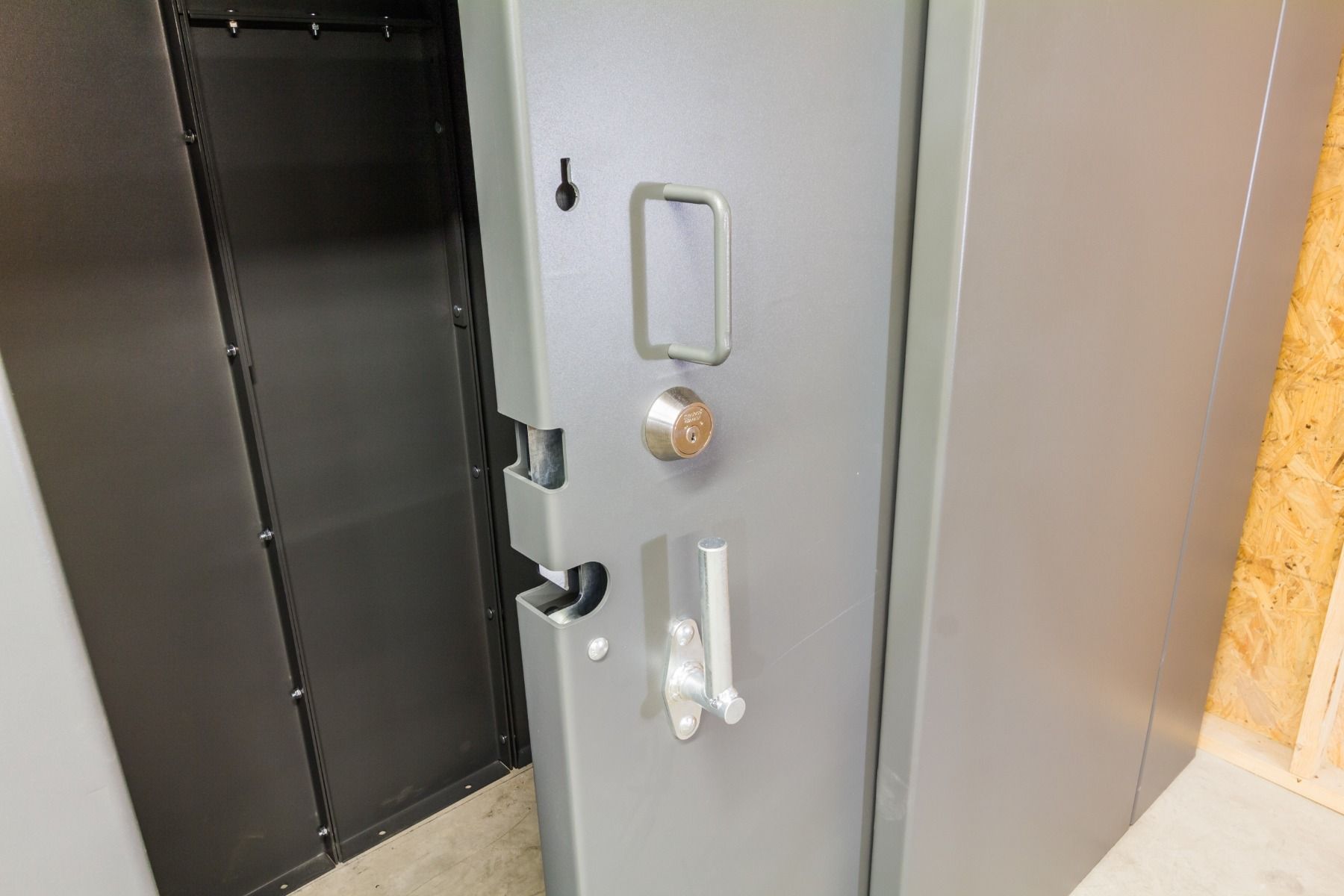 Swisher 9-Person ESP Safety Shelter