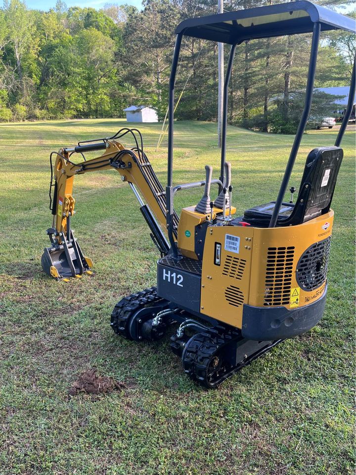 AGT 13.5HP, 1 ton Compact Excavator